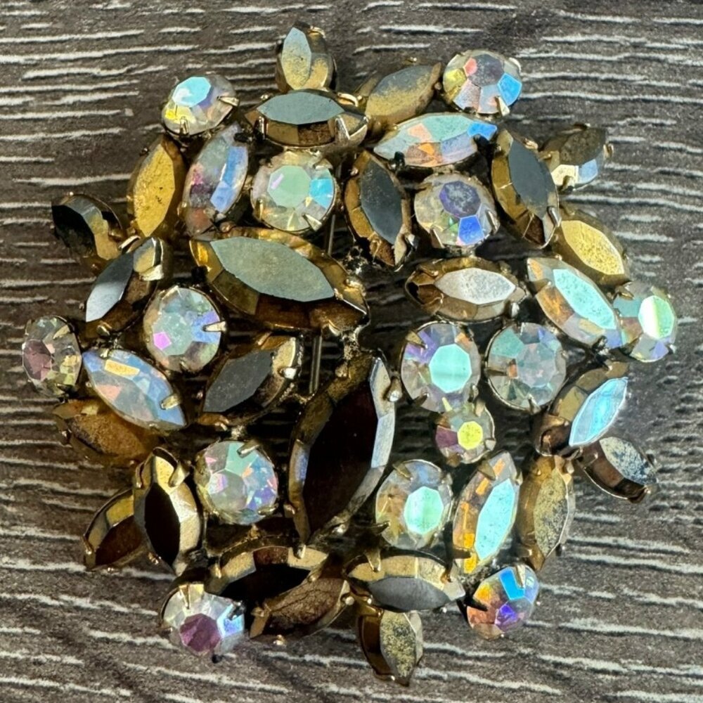Regency Vintage Gold Tone Metal / Rhinestone Brooch